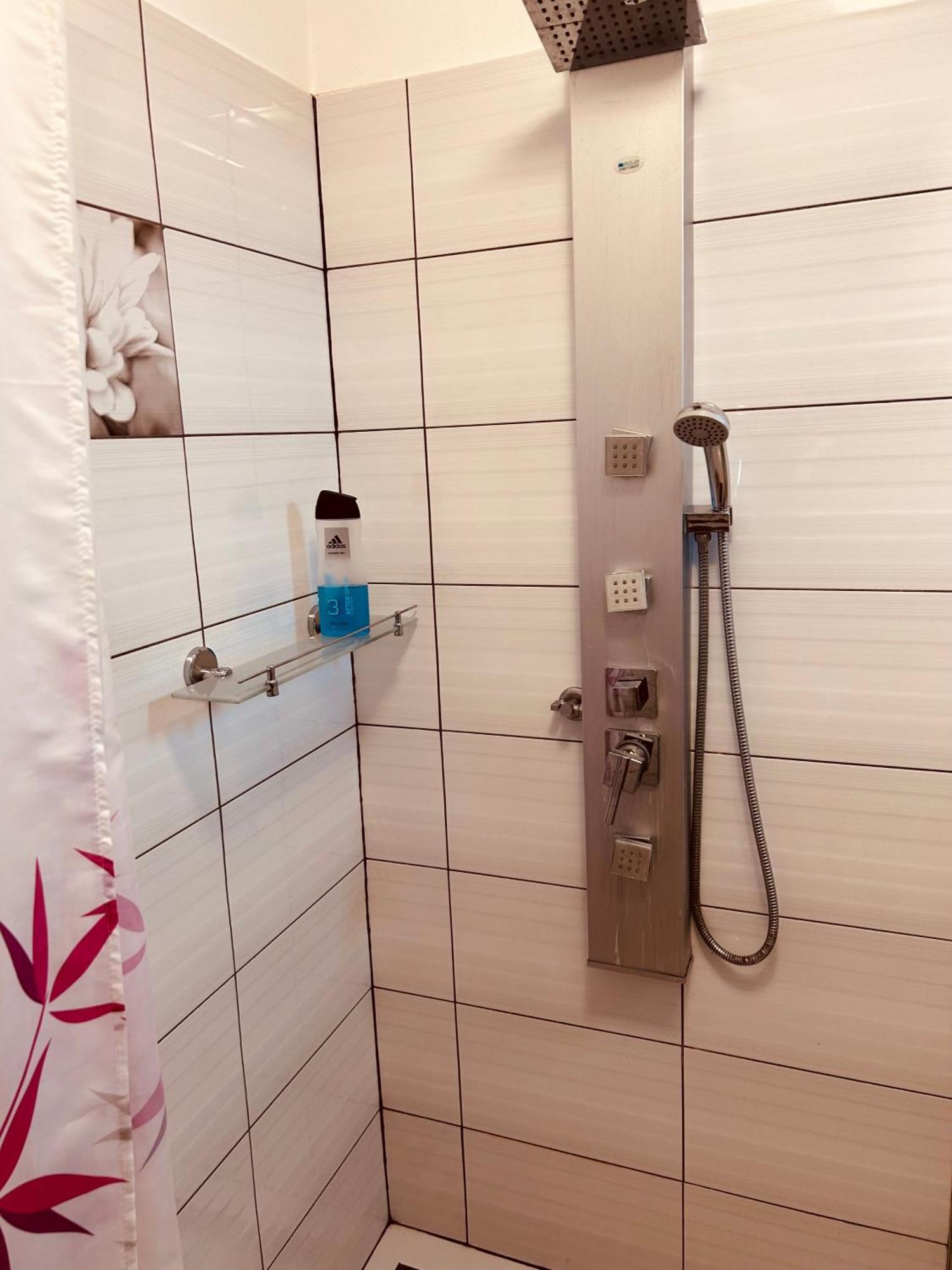 Apartment Pharamis Bešeňová Buitenkant foto